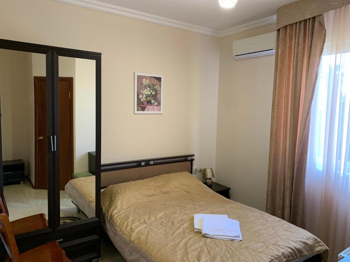 Guest House Aphyn Leto Гагра Екстериор снимка