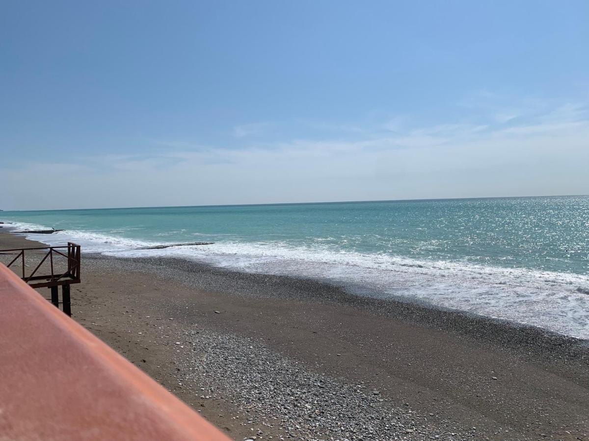 Guest House Aphyn Leto Гагра Екстериор снимка